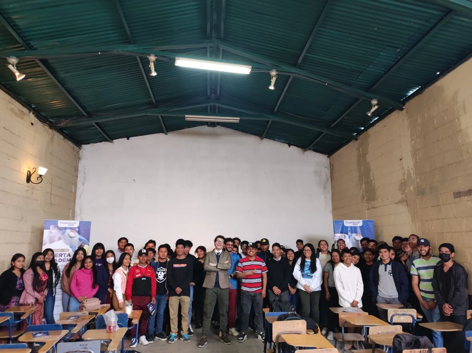 Fotografía de Charla a estudiantes de San Juan Sacatepéquez.